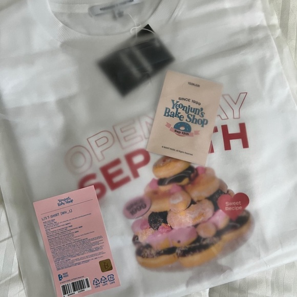 TXT Yeonjun Birthday Tee + Photocards - Picture 2 of 3